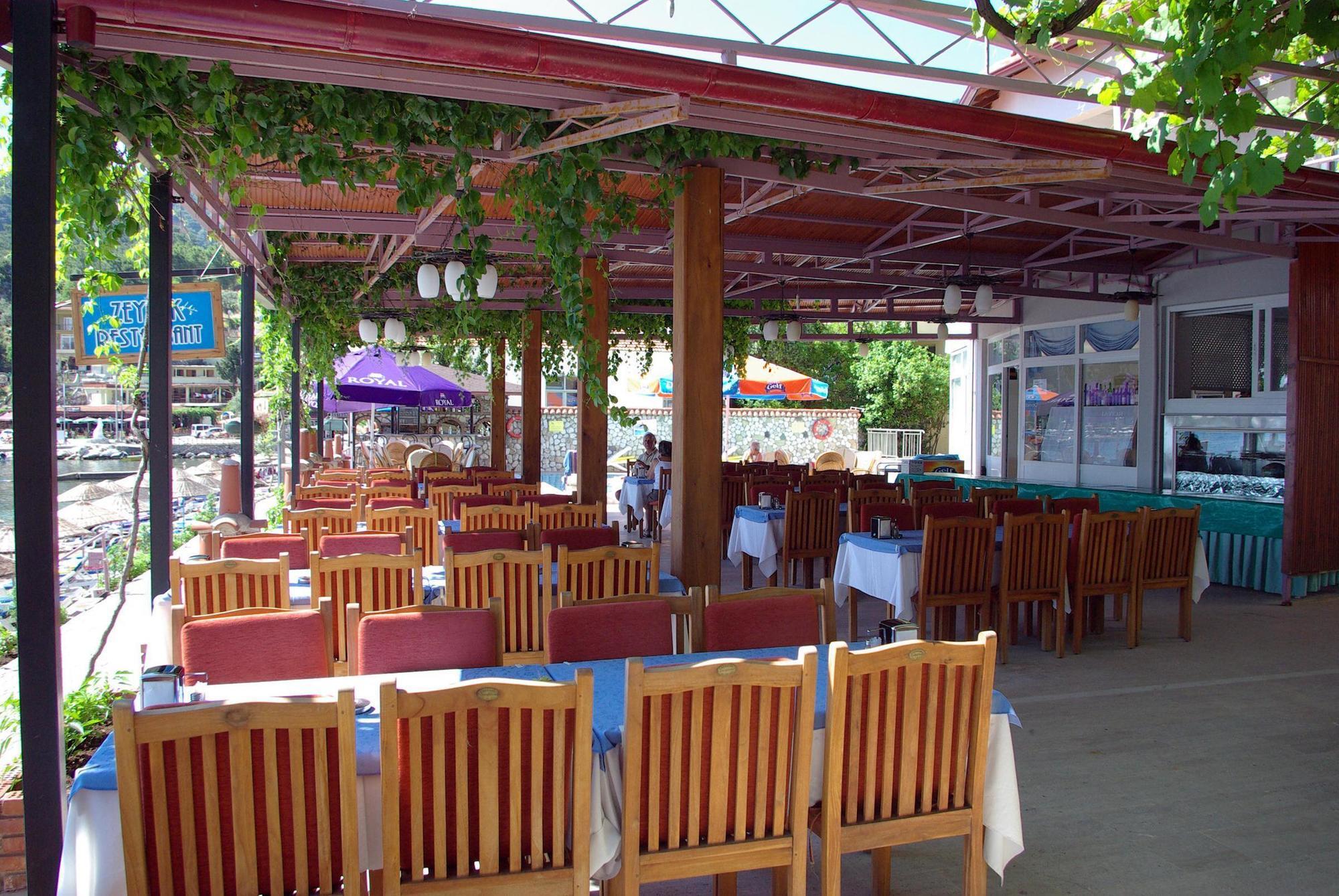 Zeybek Hotel Турунч Екстериор снимка