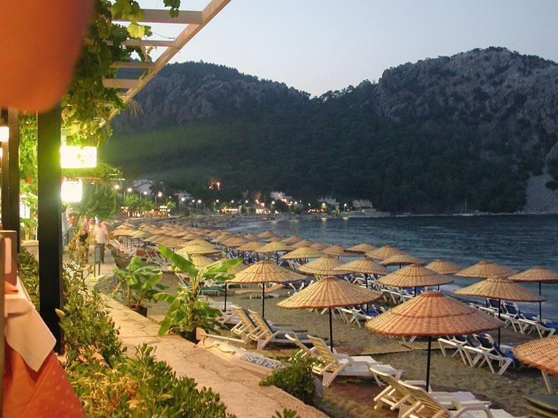 Zeybek Hotel Турунч Екстериор снимка